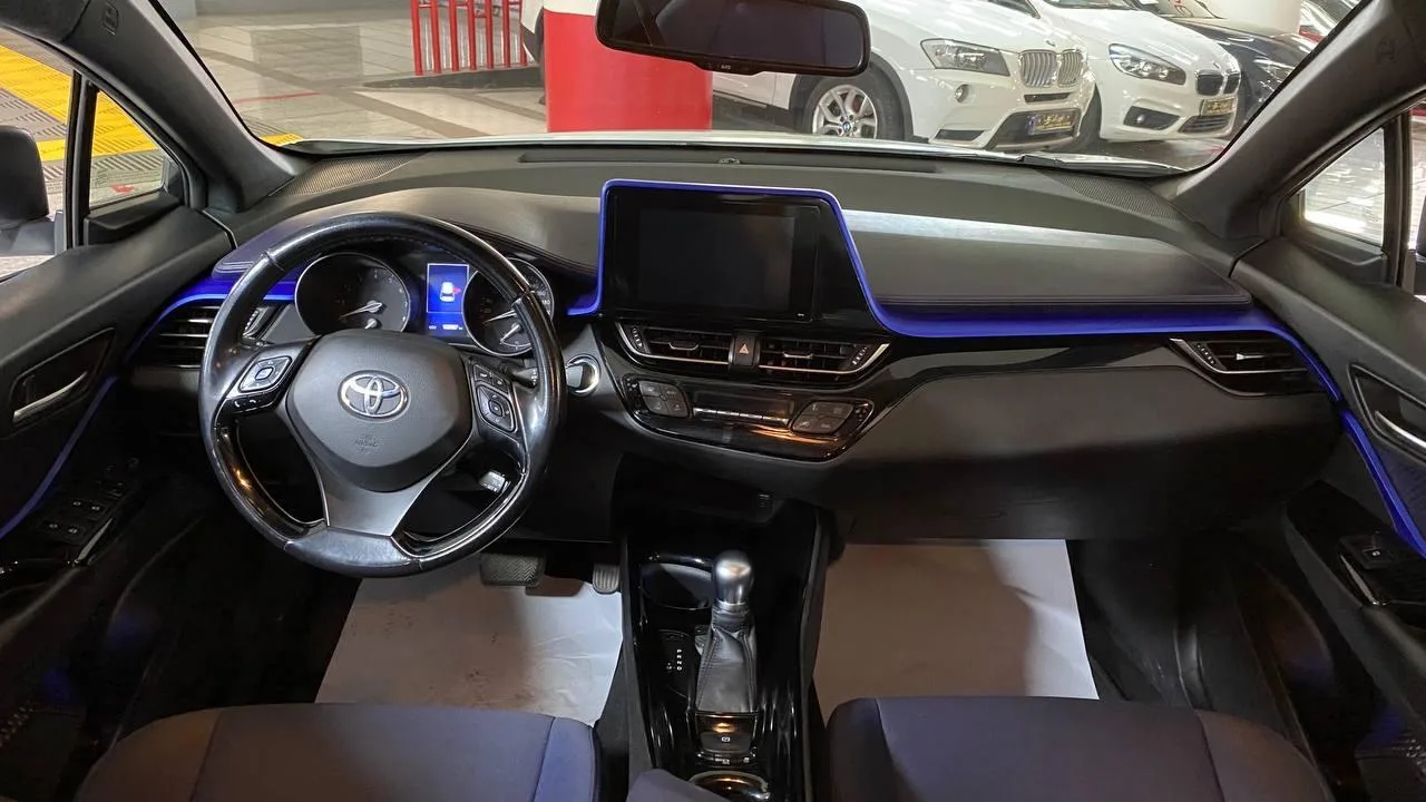تویوتا  C-HR 3