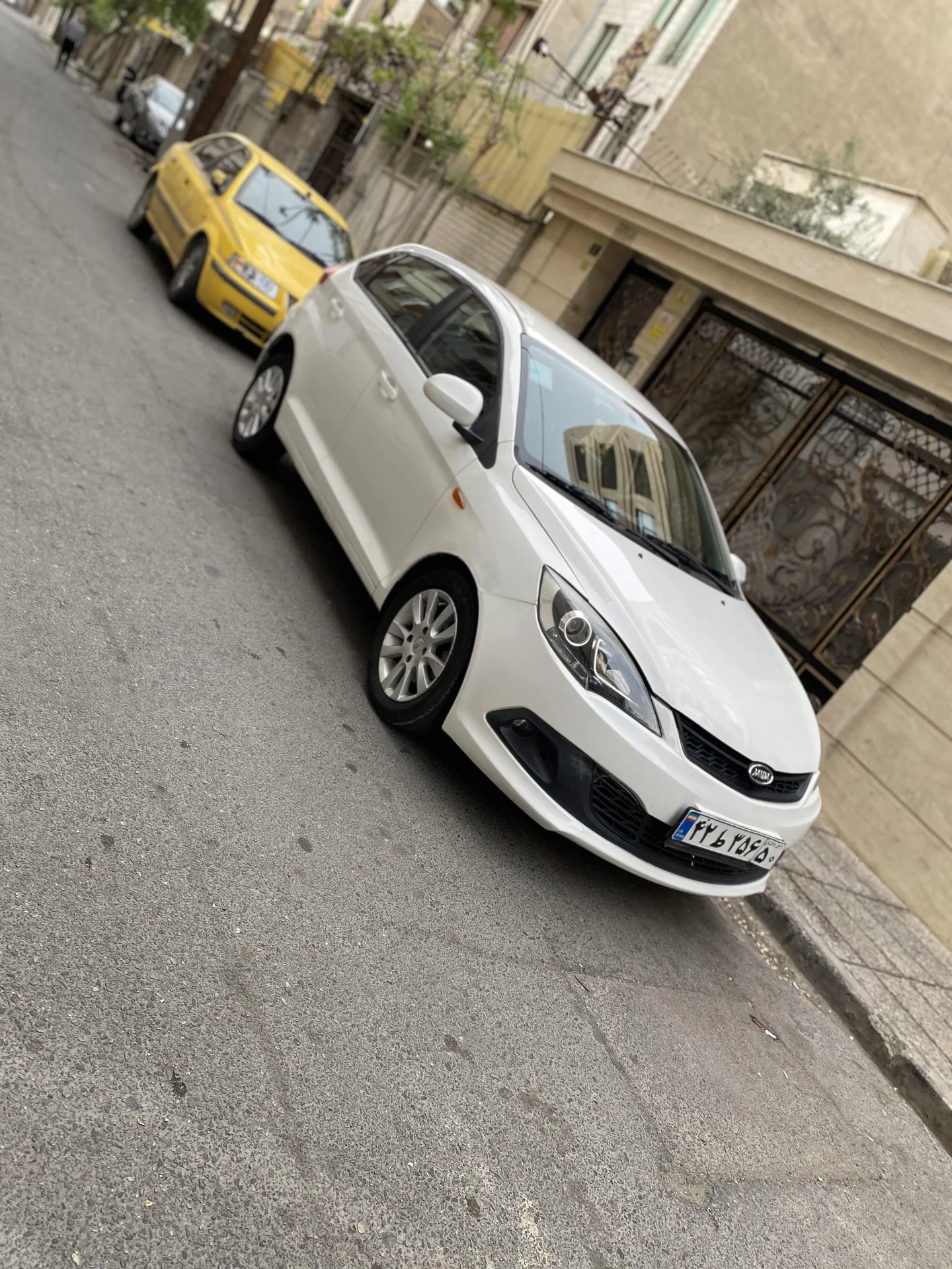 ام وی ام 315هاچ بک