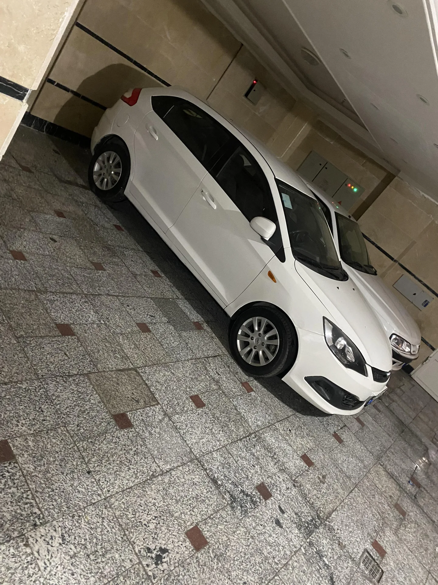 ام وی ام  315هاچ بک 2
