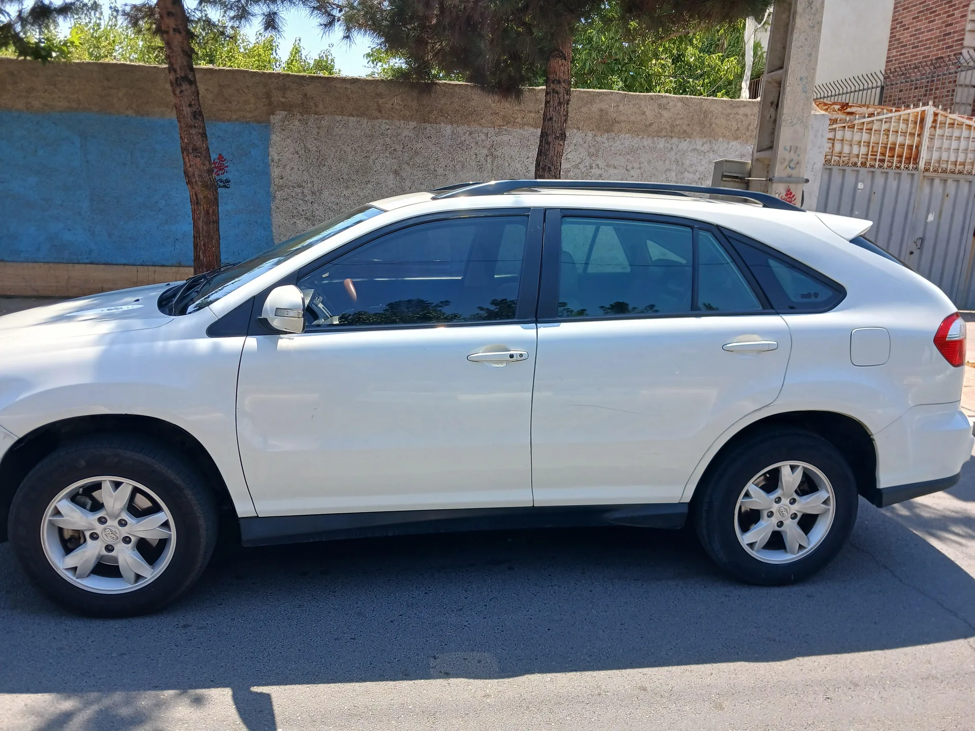 بی وای دی  S6 2
