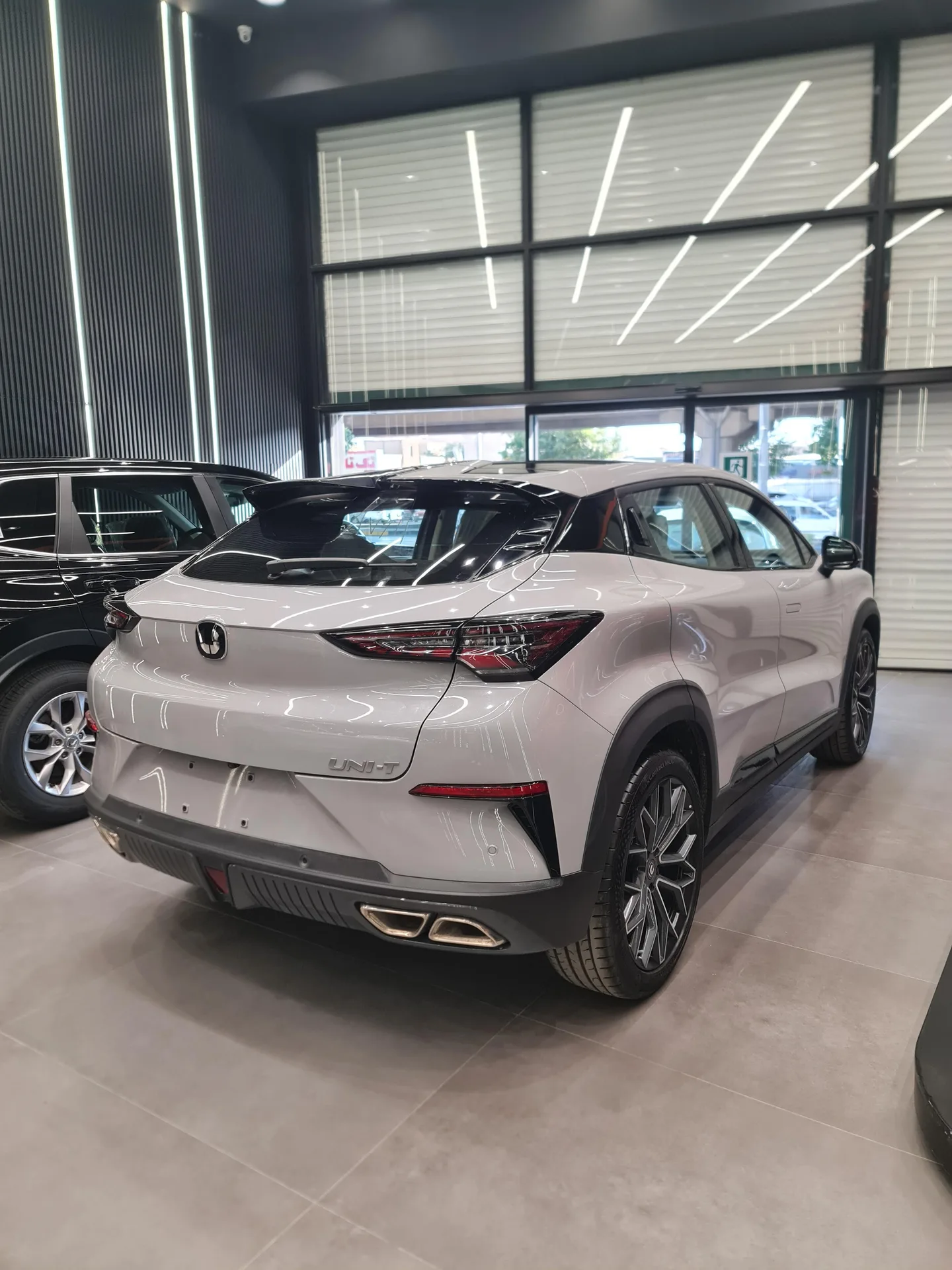 چانگان  UNI-T 4