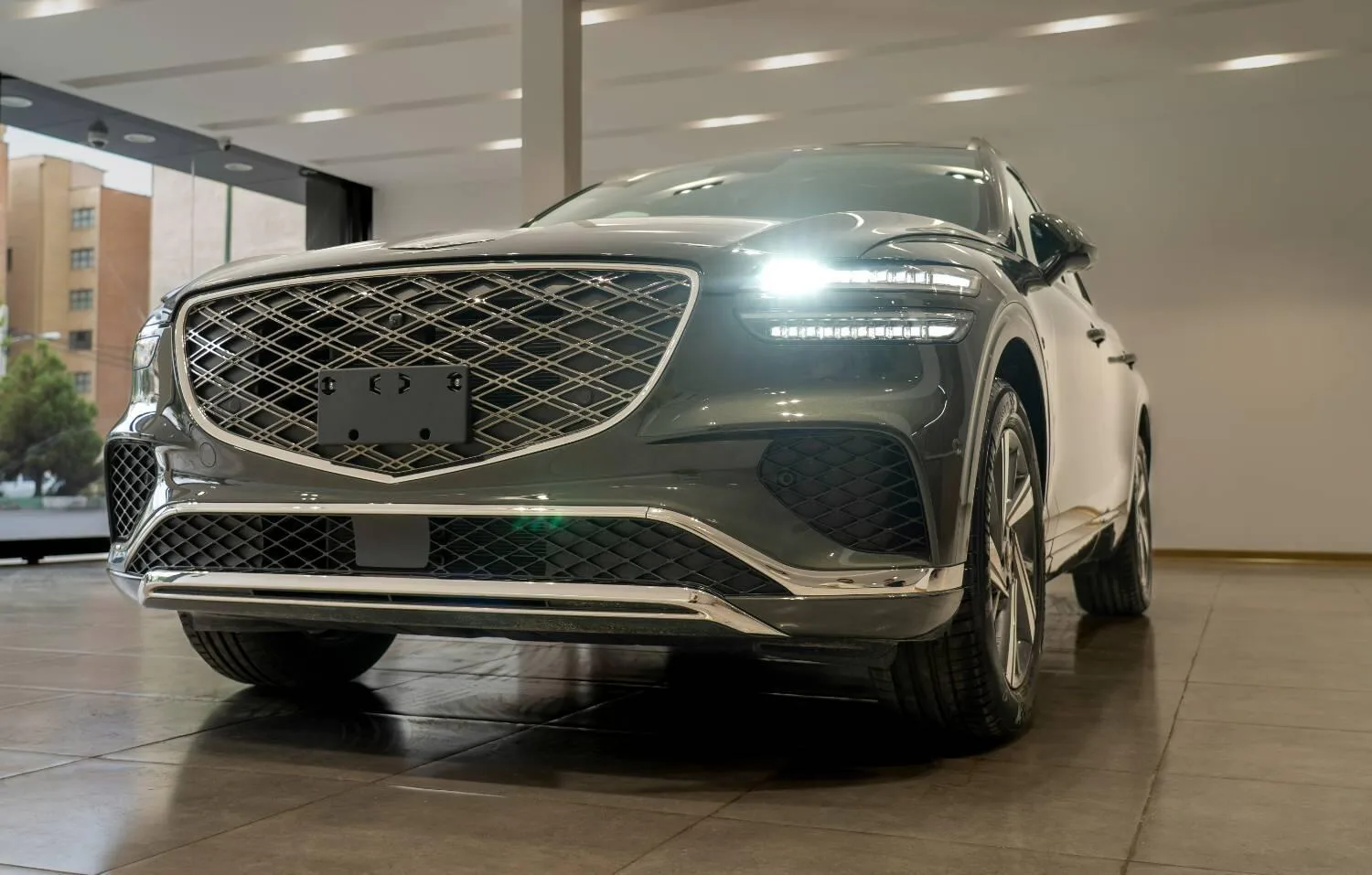 جنسیس  GV70 4
