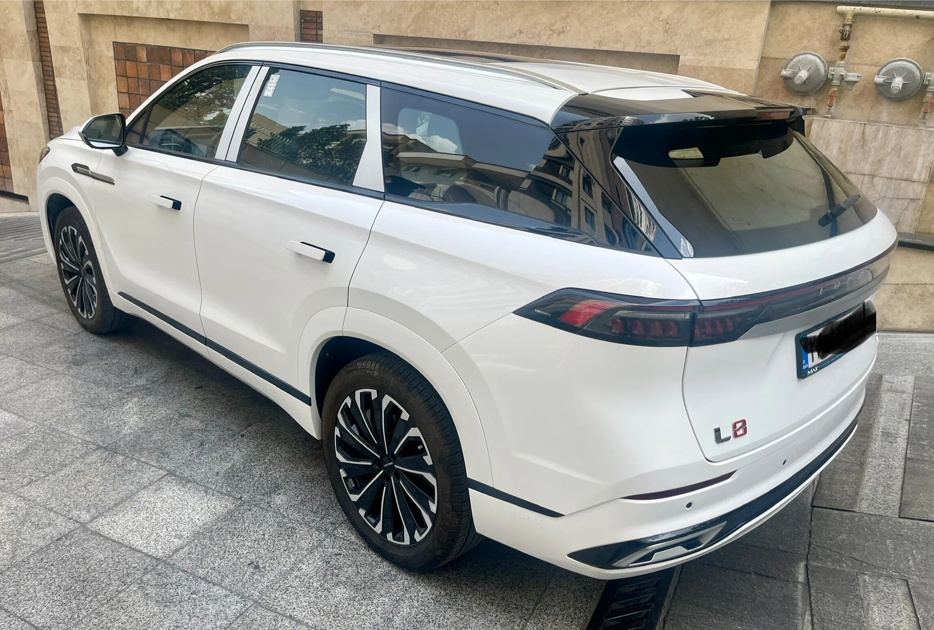 لوکانو  L8 4
