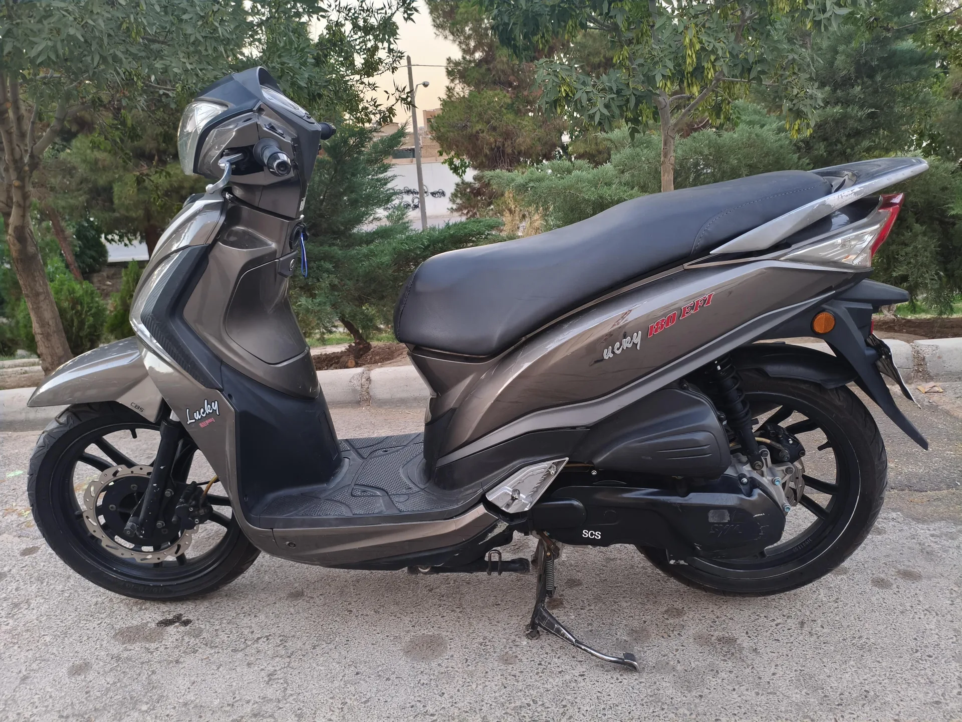 اس وای ام لاکی 180