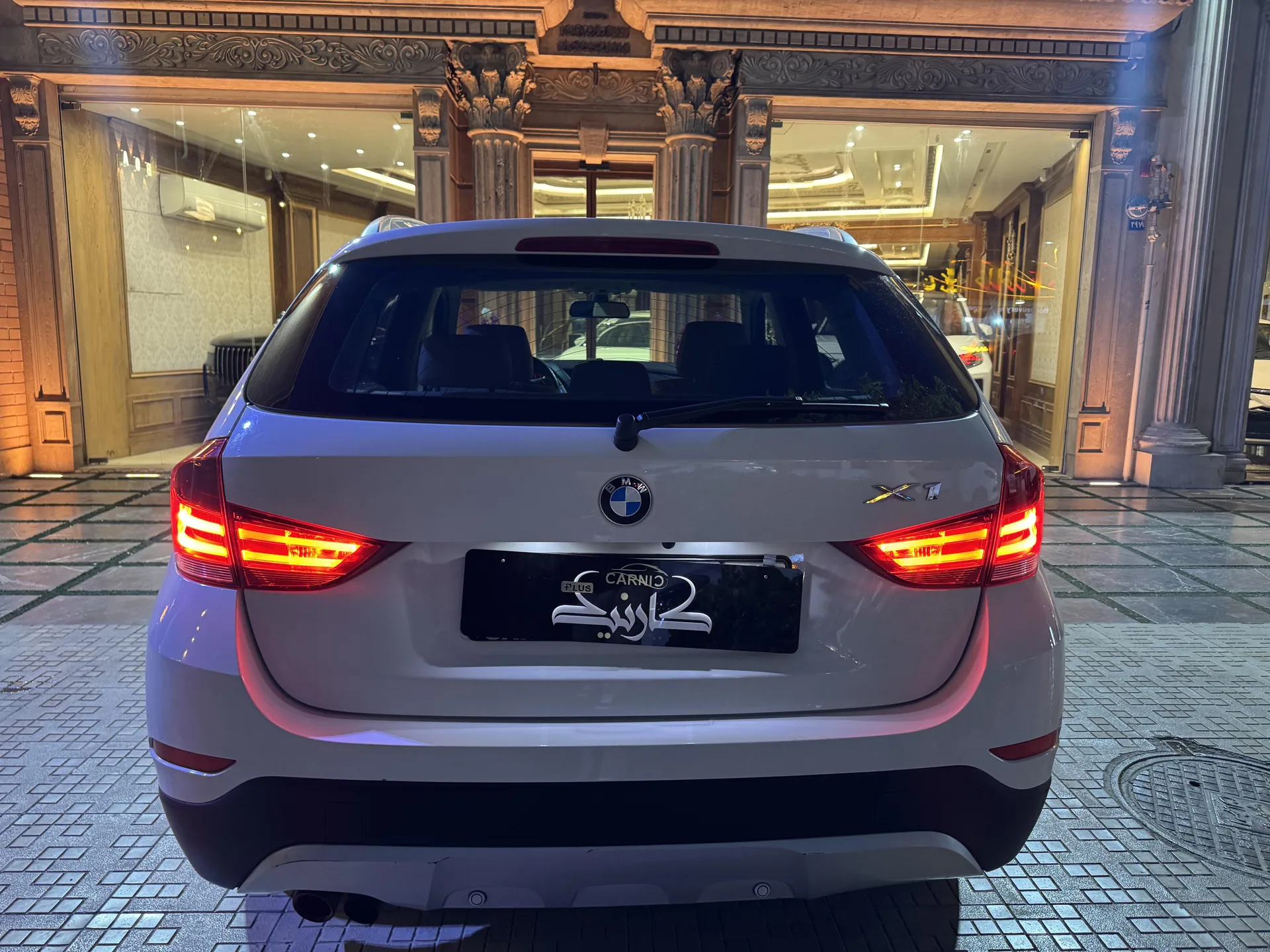 ب ام و  X1 2