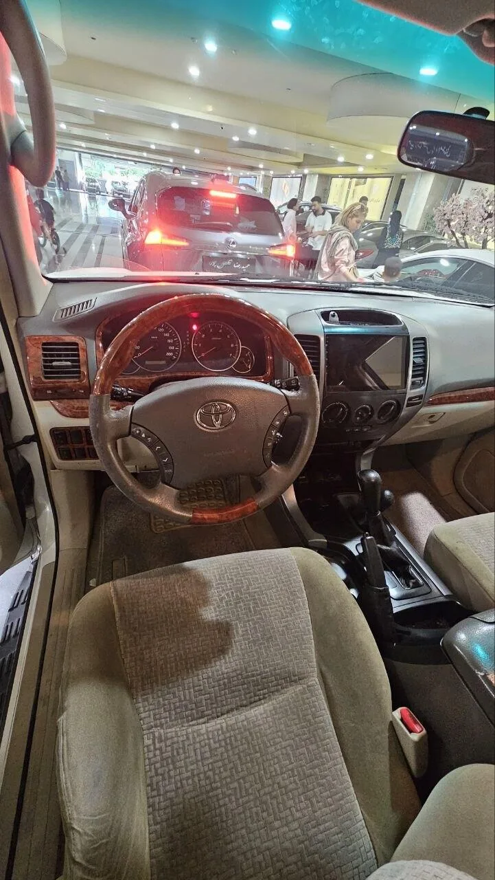 تویوتا  پرادو  چهار در 5