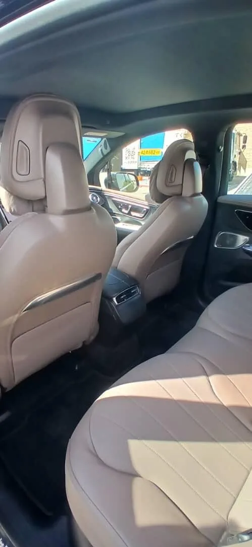 بنز  EQE SUV 6