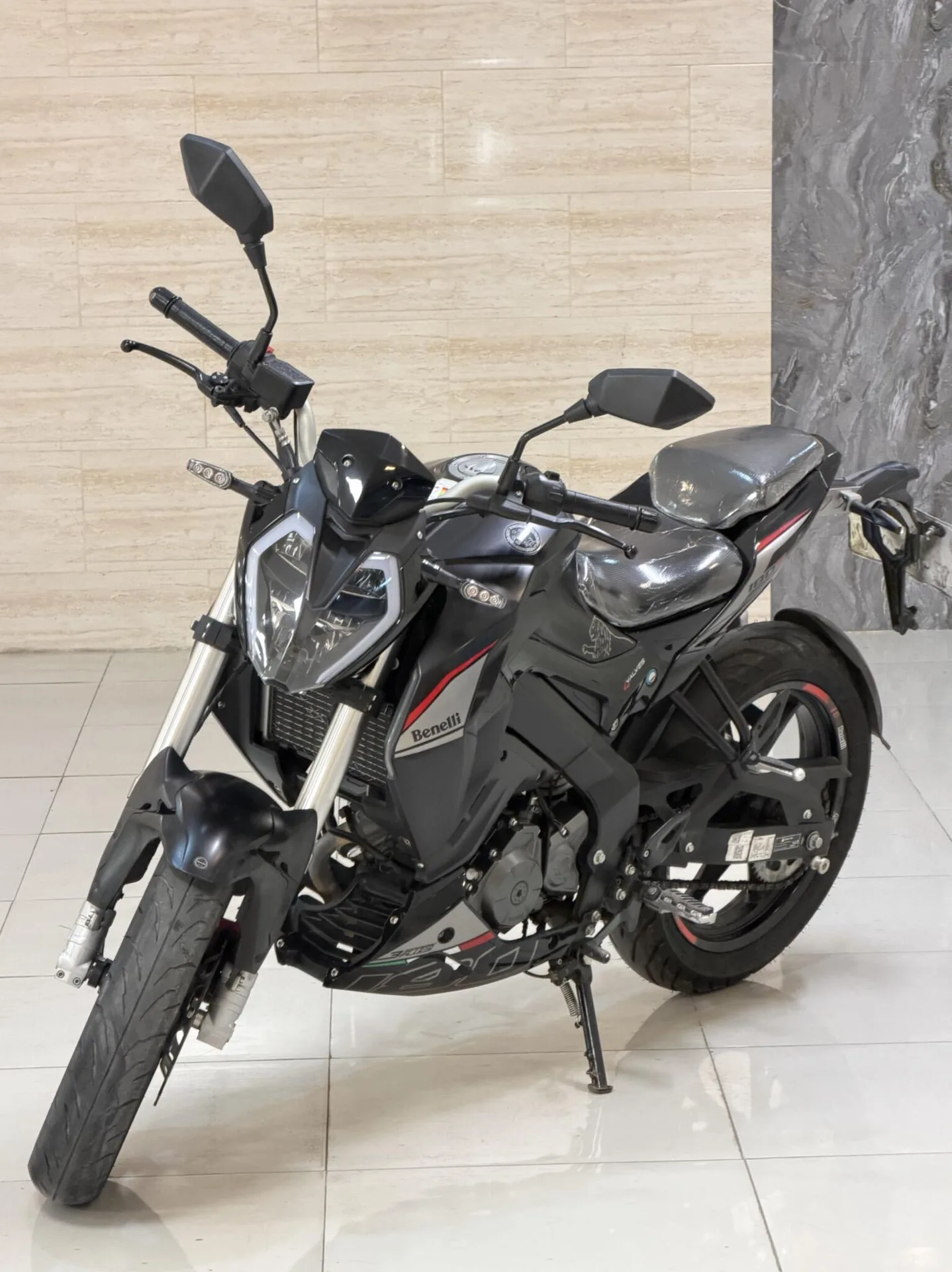بنلی  TNT 180S 2