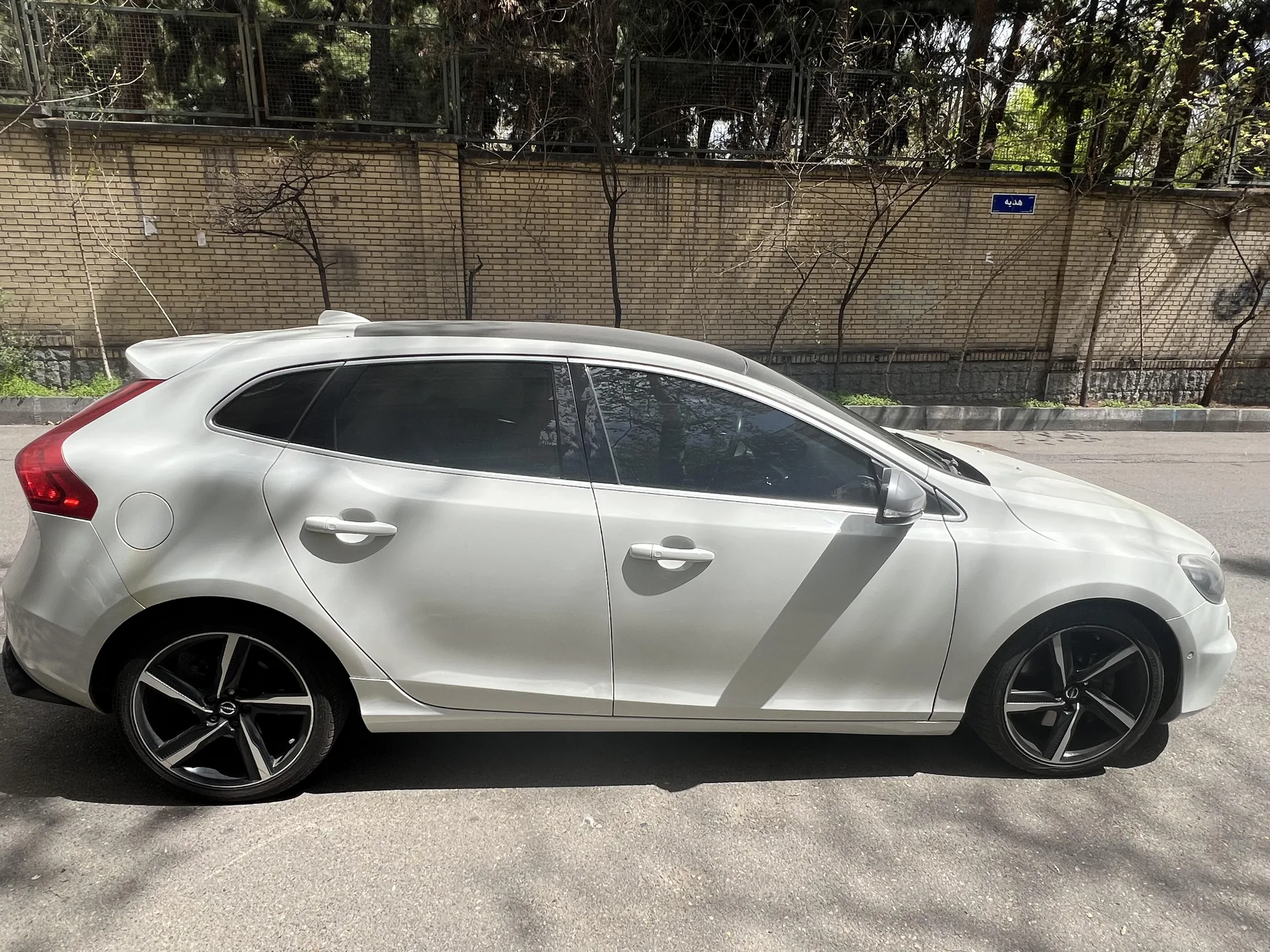 ولوو  V40 4
