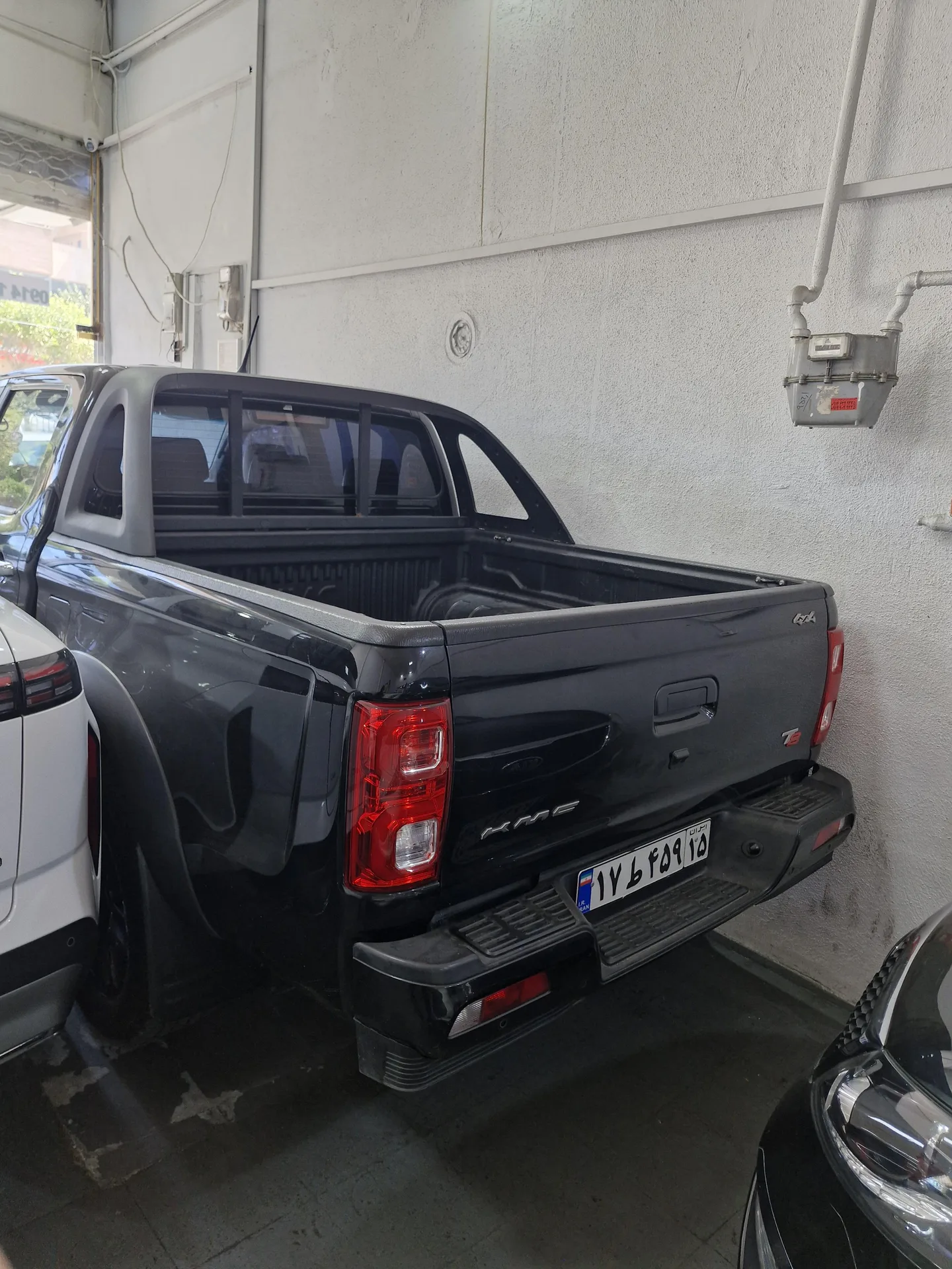 کی ام سی  T8 2