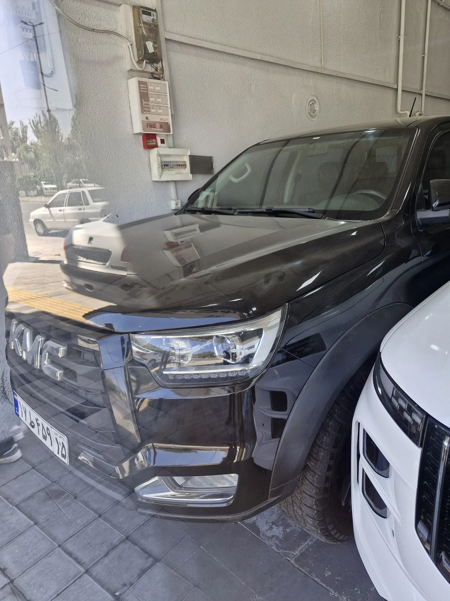 کی ام سی  T8 3