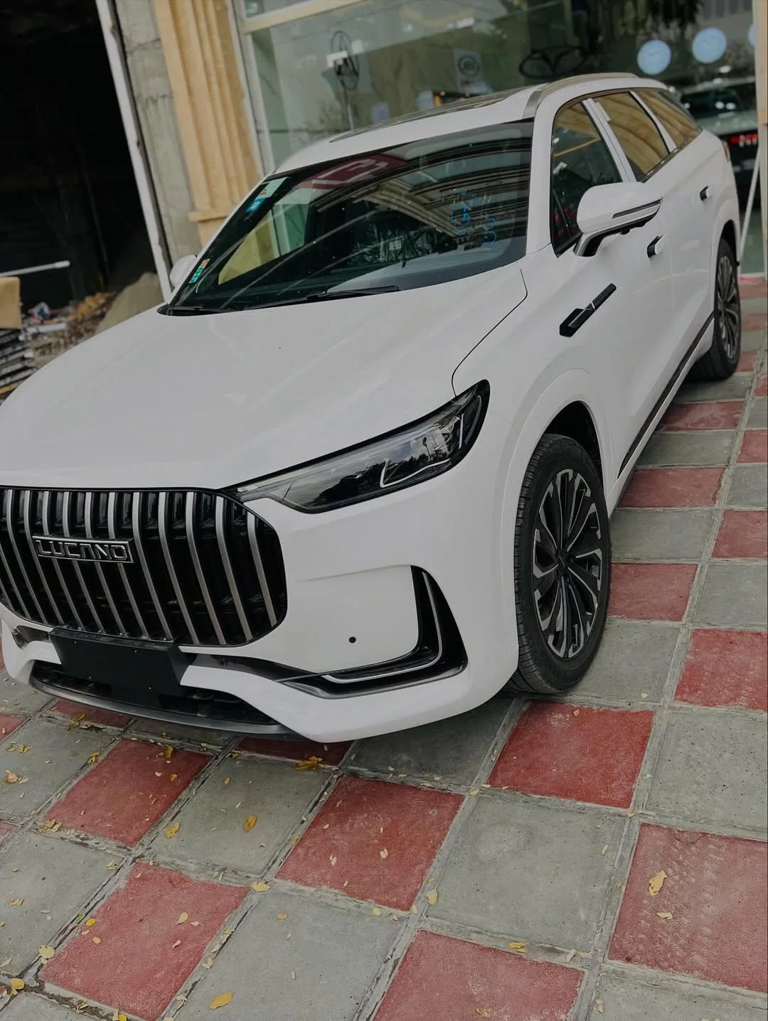 لوکانو L8