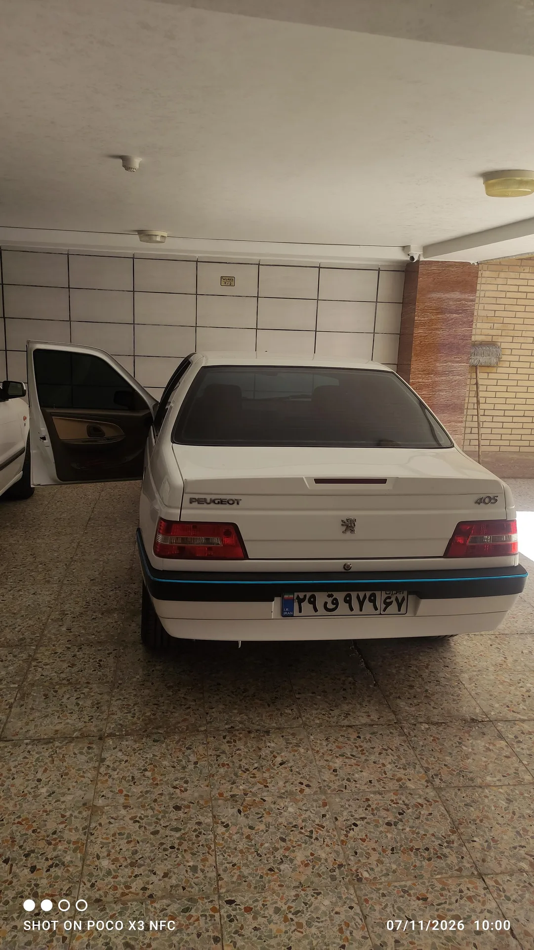پژو 405