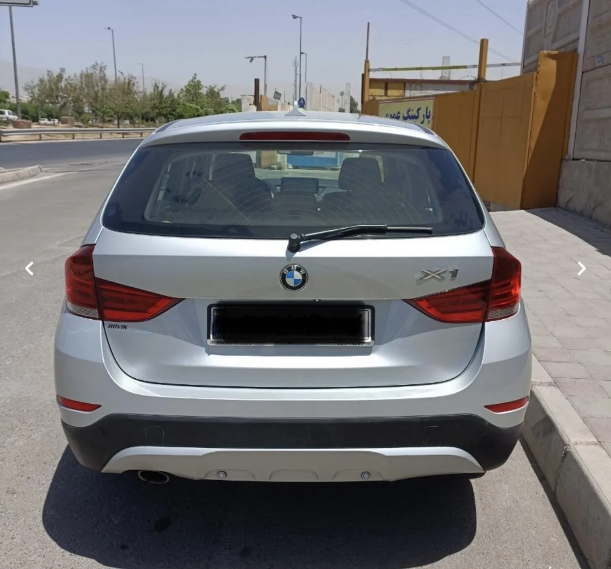 ب ام و X1