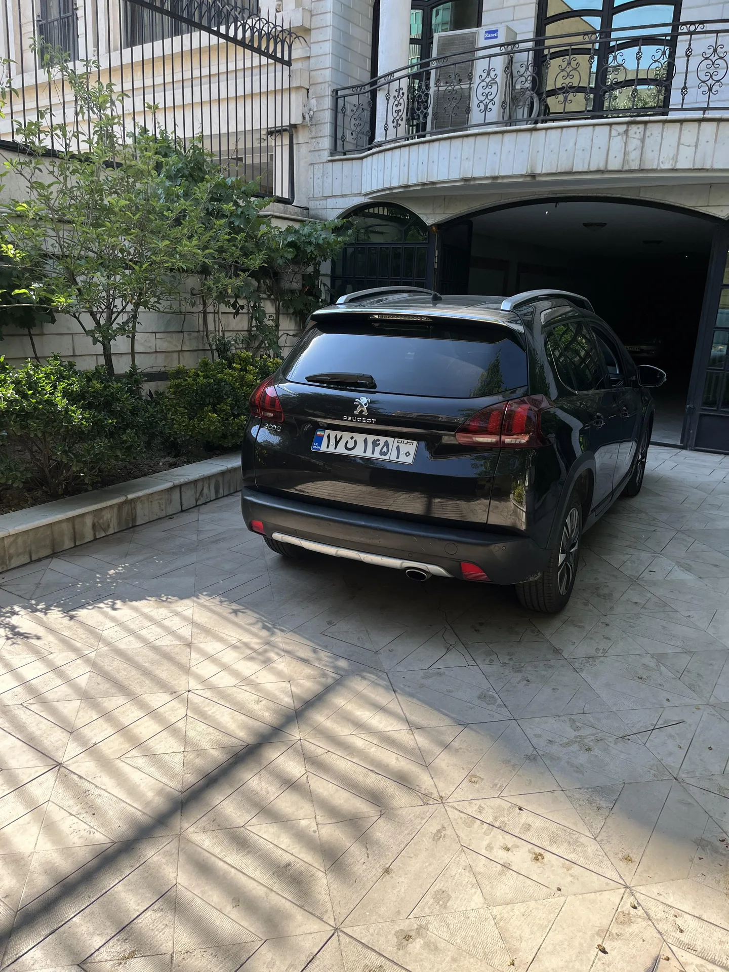 پژو  2008 2