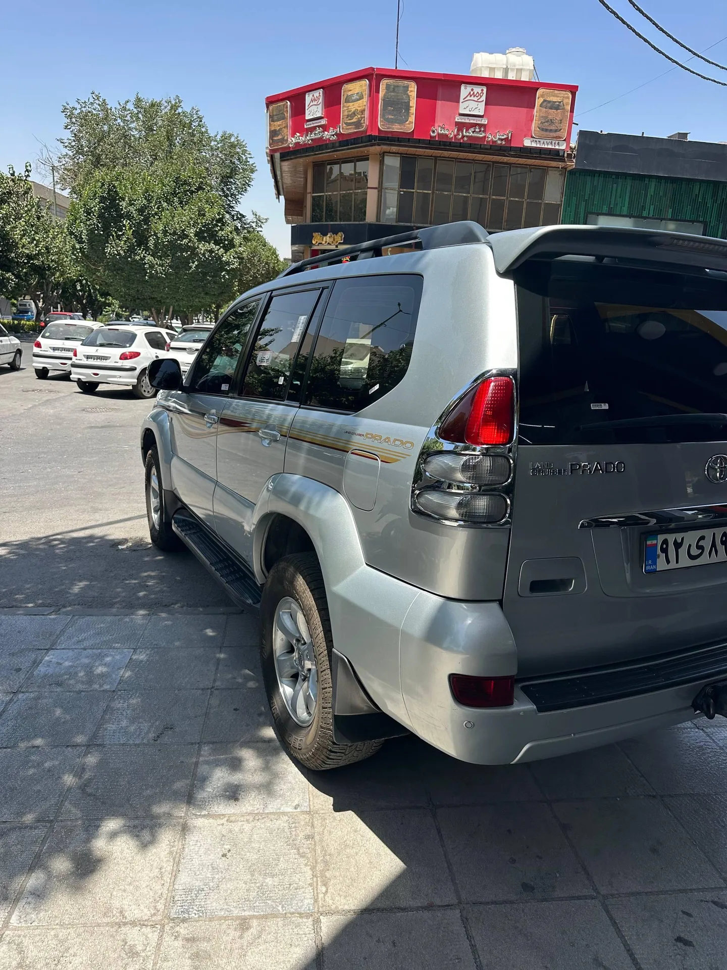 تویوتا  پرادو  چهار در 2