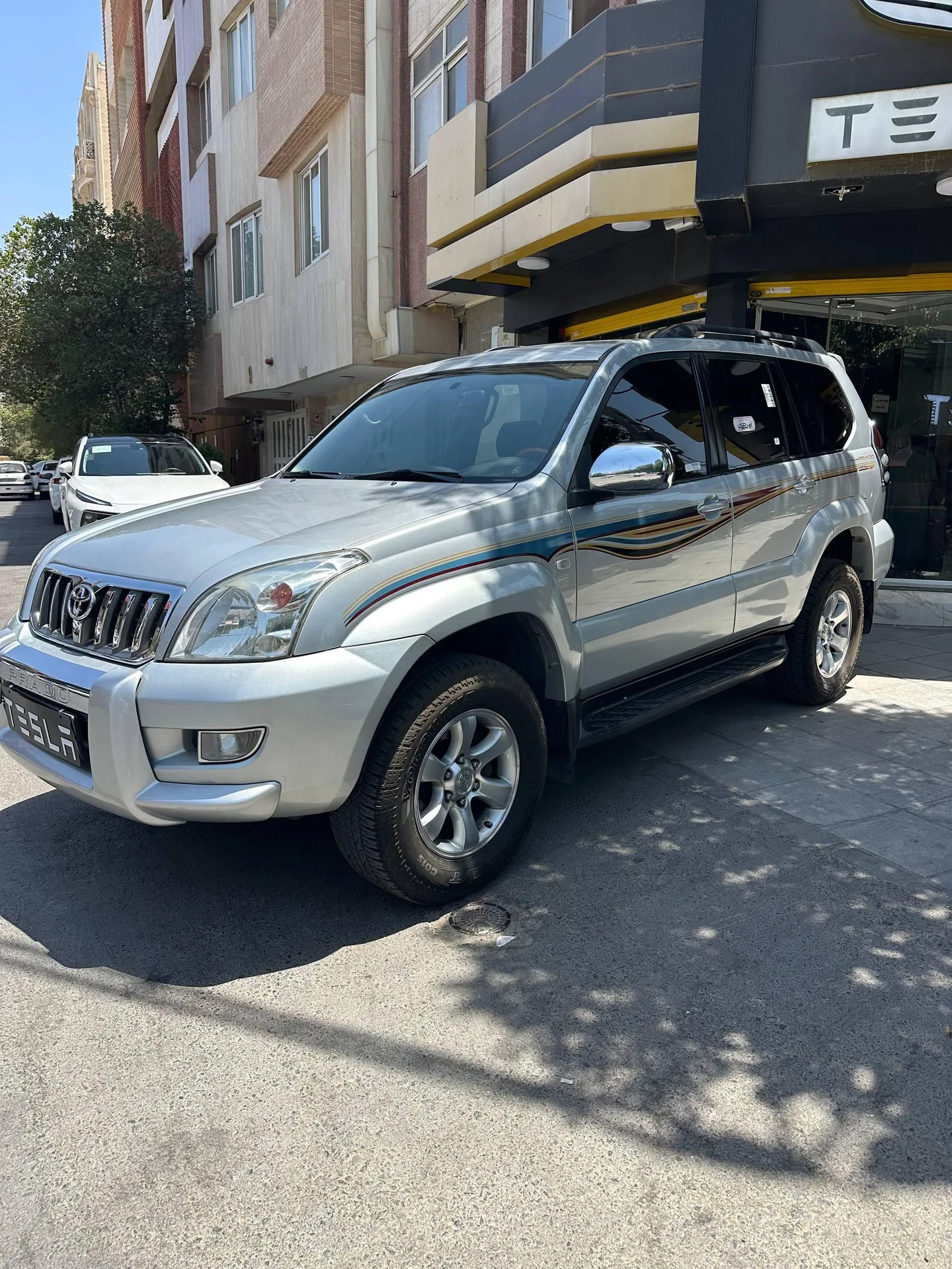 تویوتا  پرادو  چهار در 3