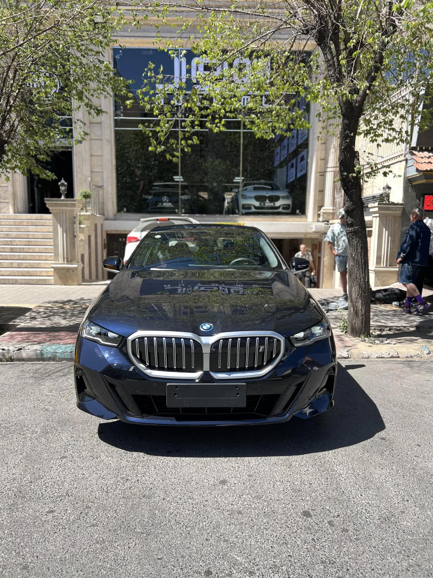 ب ام و  i5