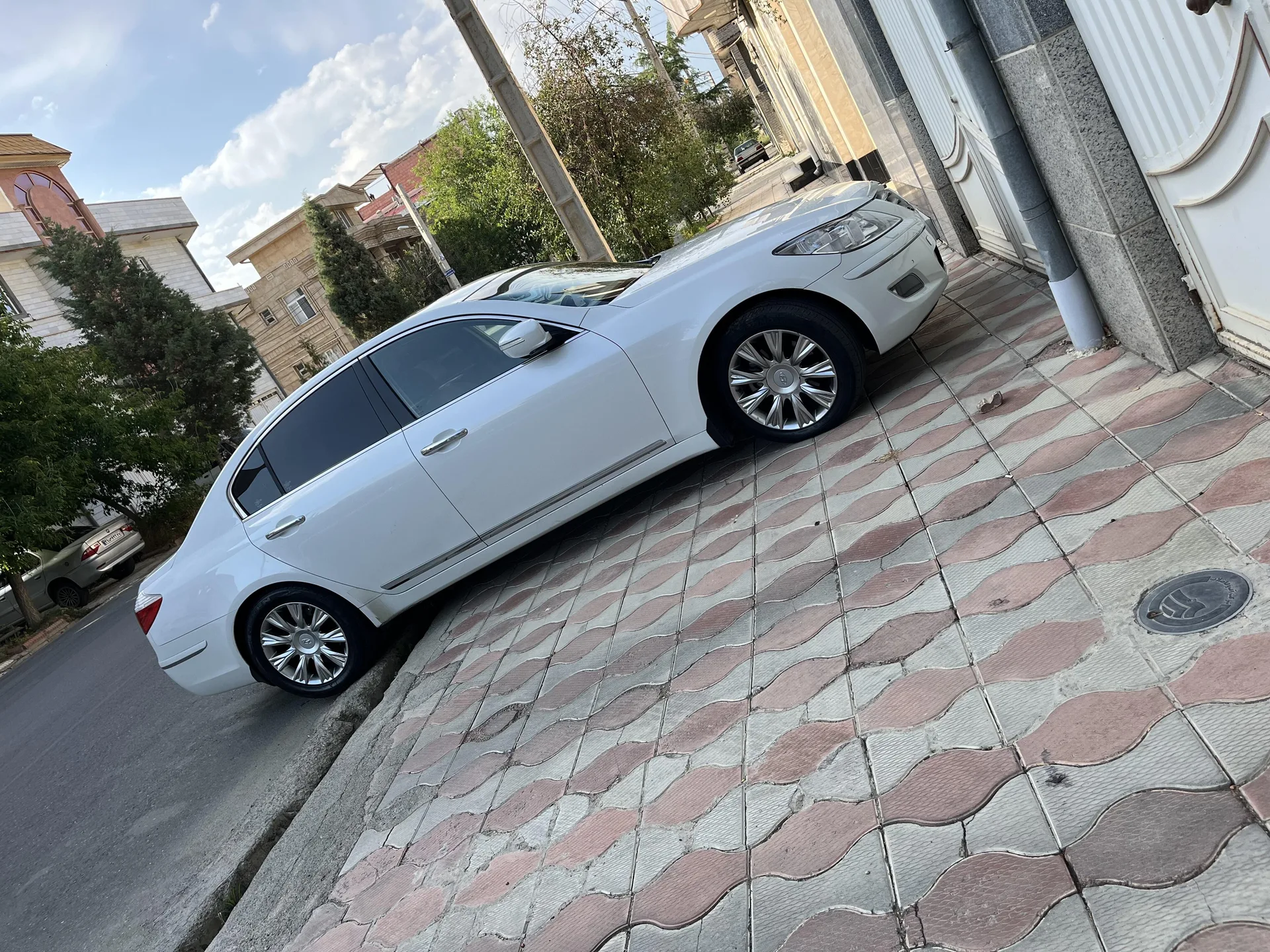 هیوندای  جنسیس 2