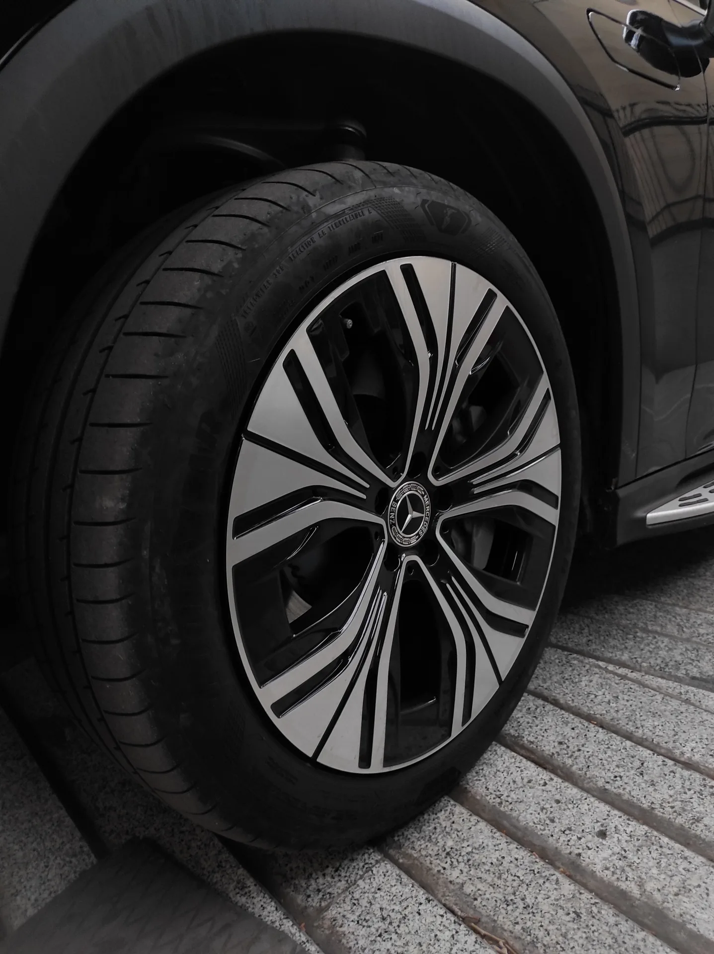 بنز  EQE SUV 2