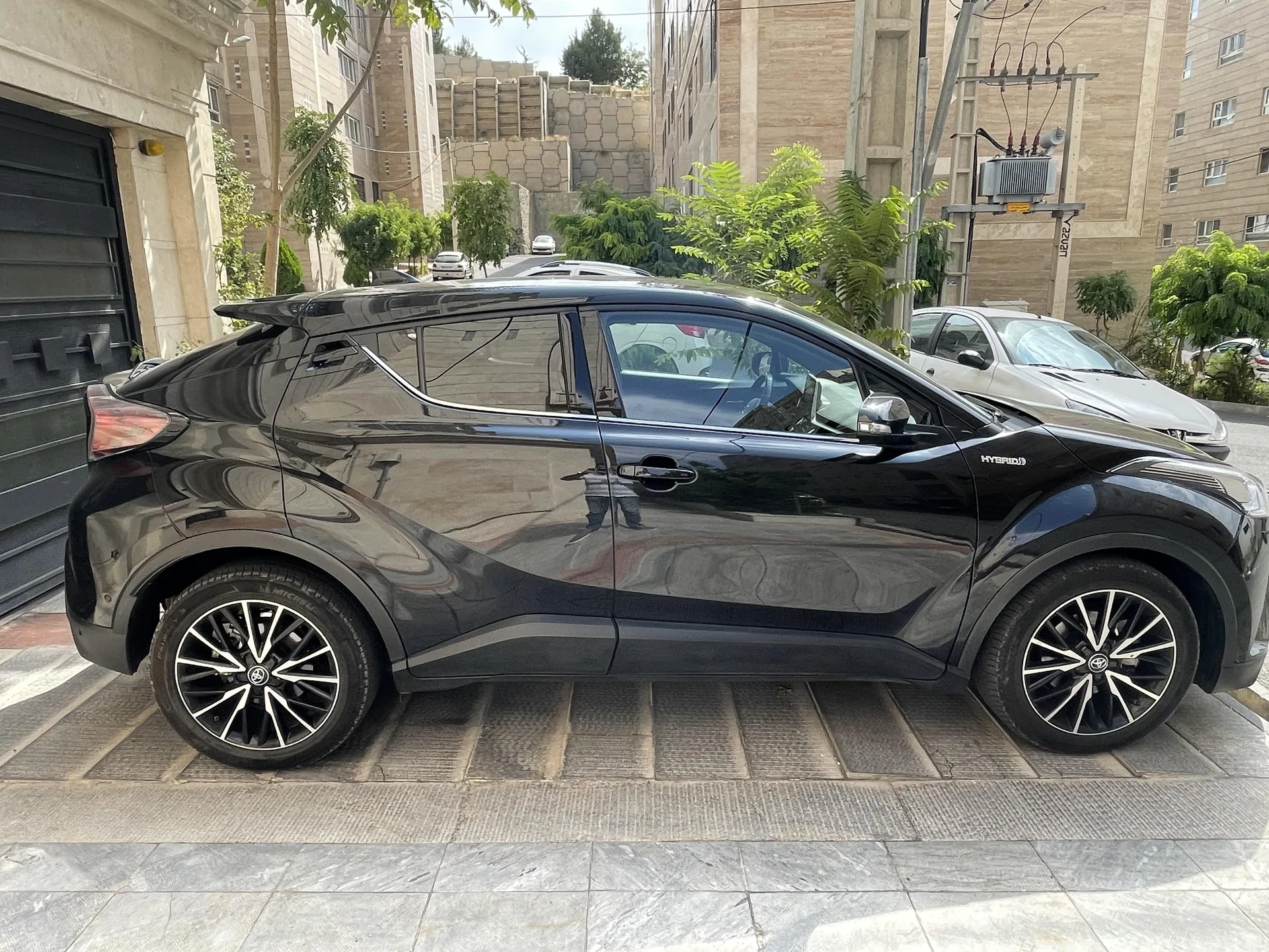 تویوتا  C-HR هیبرید 3