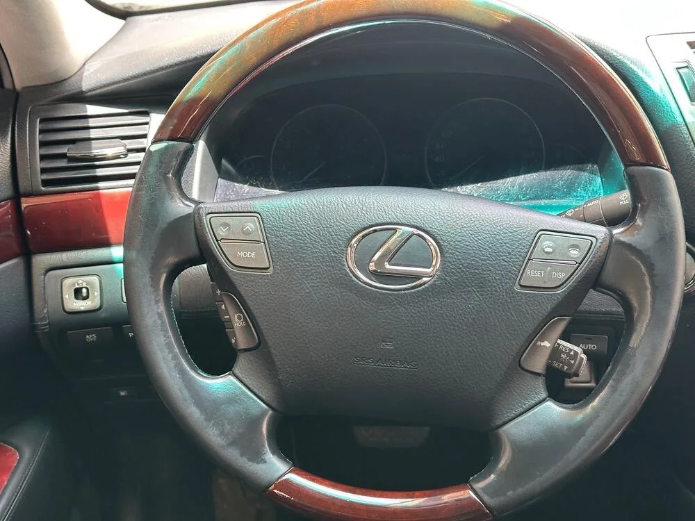 لکسوس  LS 4