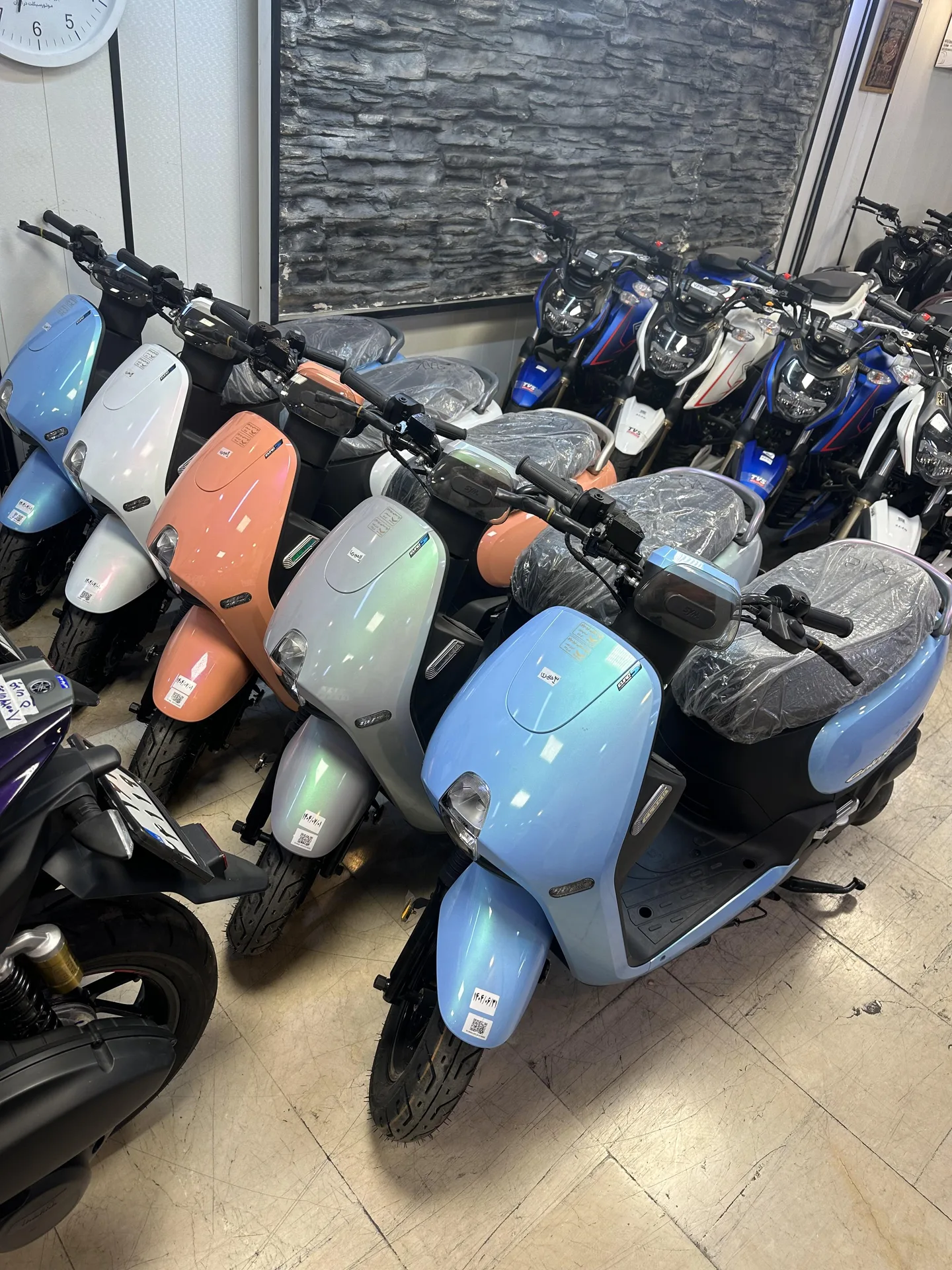 اس وای ام گلکسی CLB125