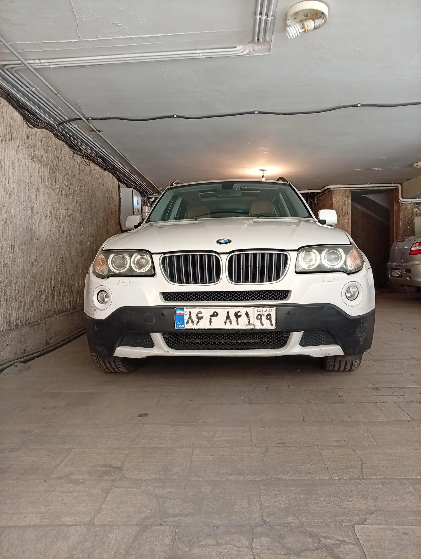 ب ام و  X3 2