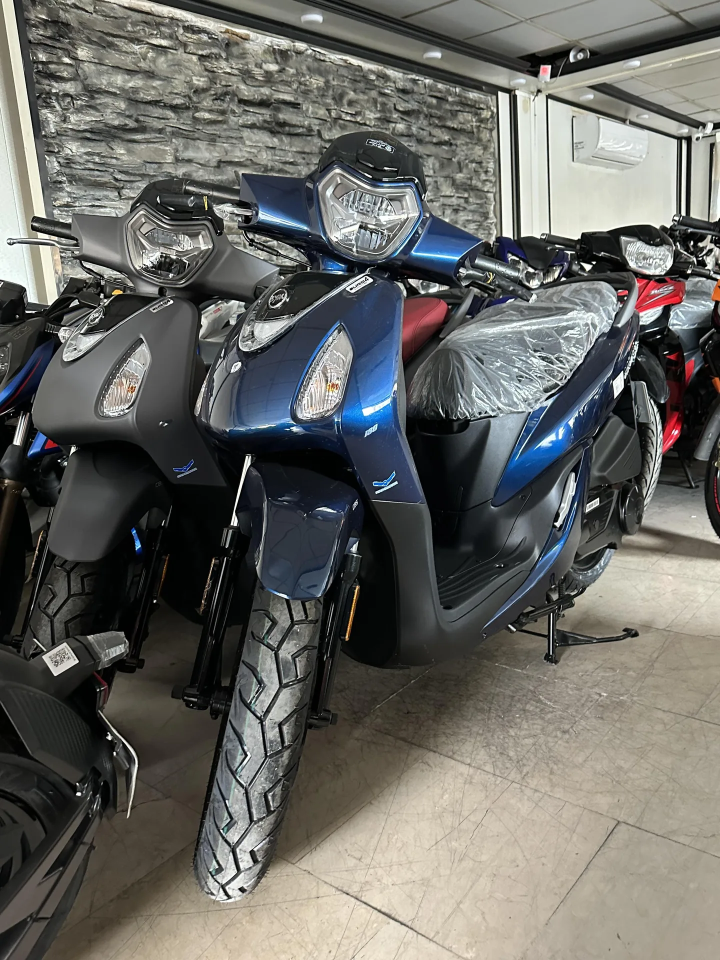 اس وای ام گلکسی SF180