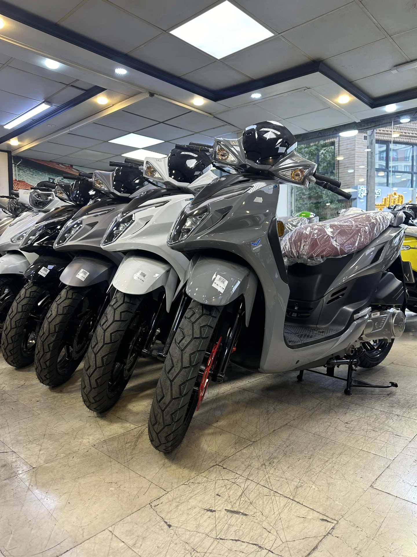 اس وای ام گلکسی SR 200