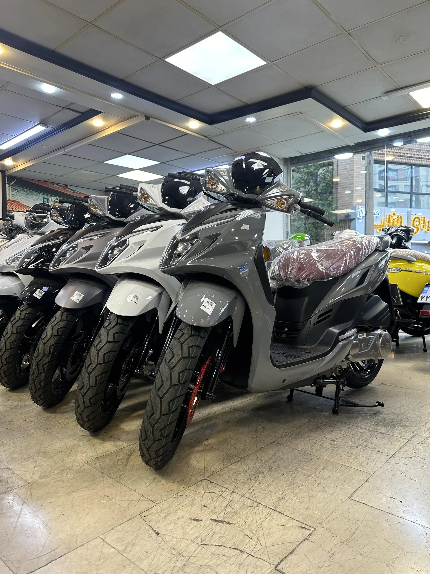 اس وای ام  گلکسی SR 200 4