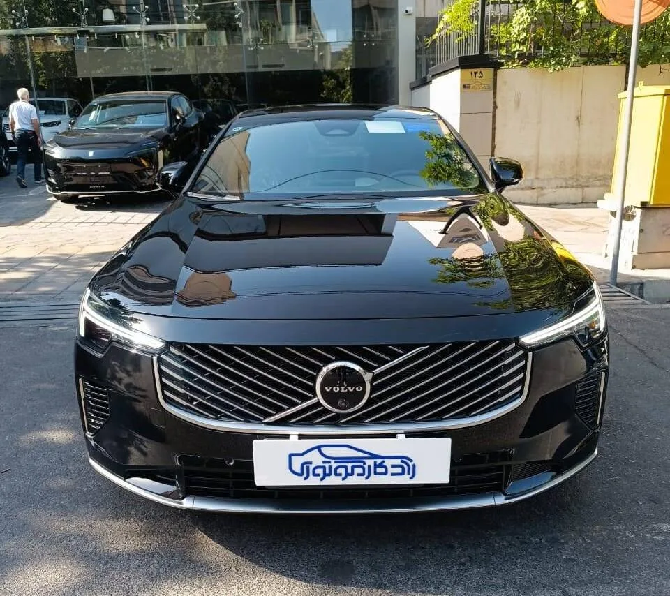 ولوو S90