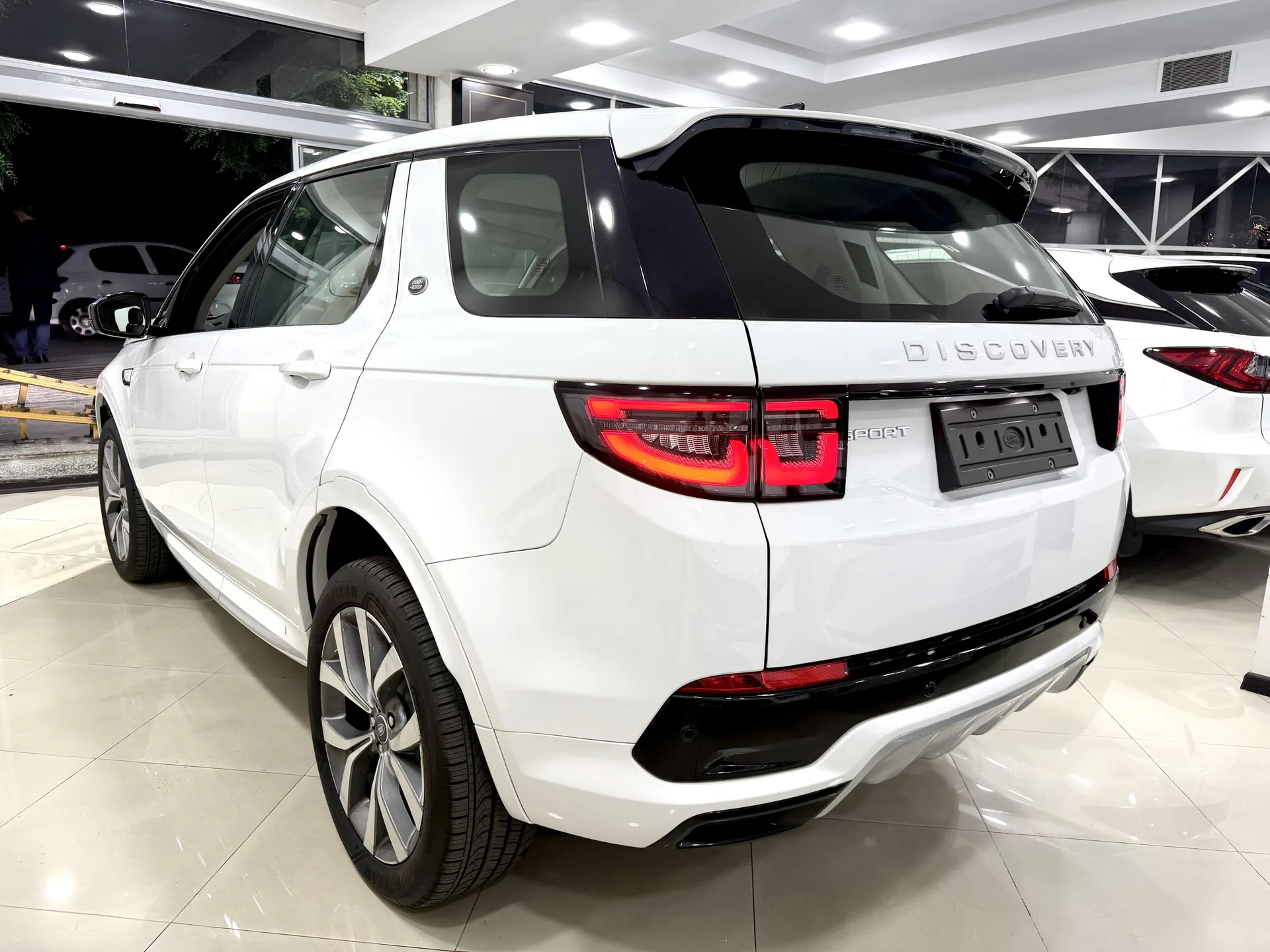 لندرور  دیسکاوری اسپرت 5