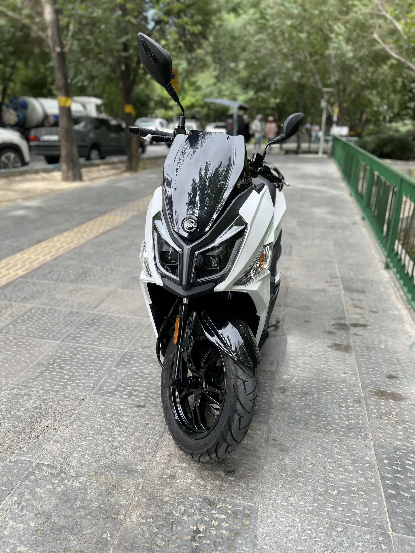 اس وای ام  گلکسی J 200 2