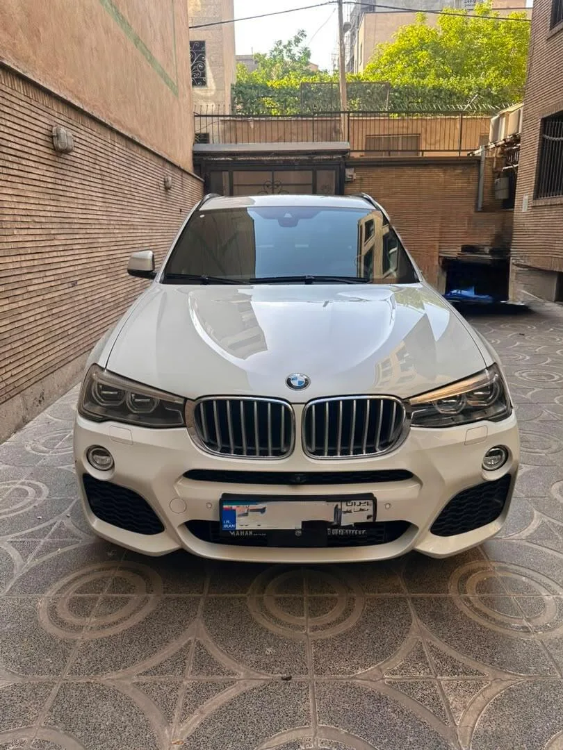 ب ام و X3