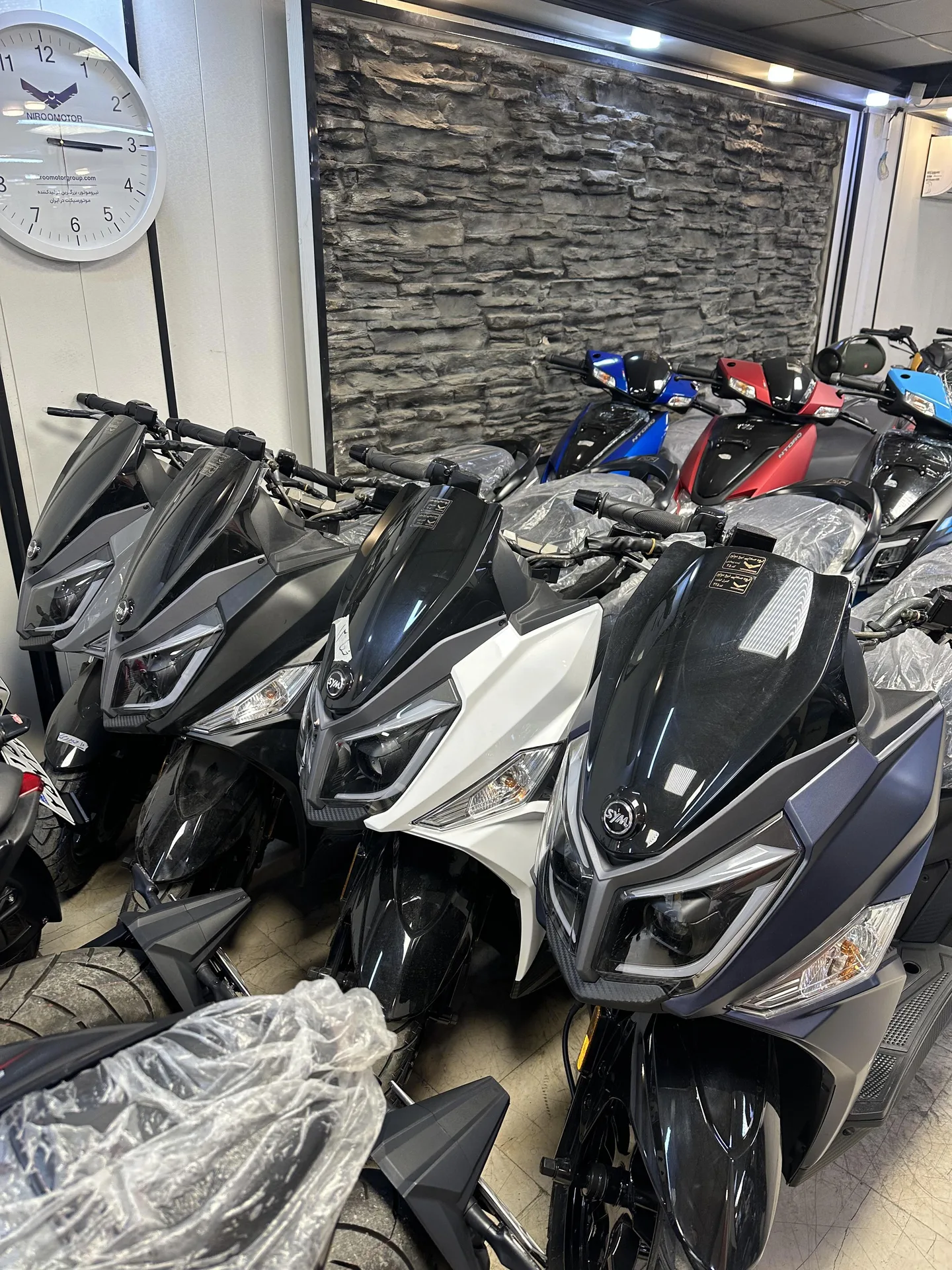 اس وای ام گلکسی J 200