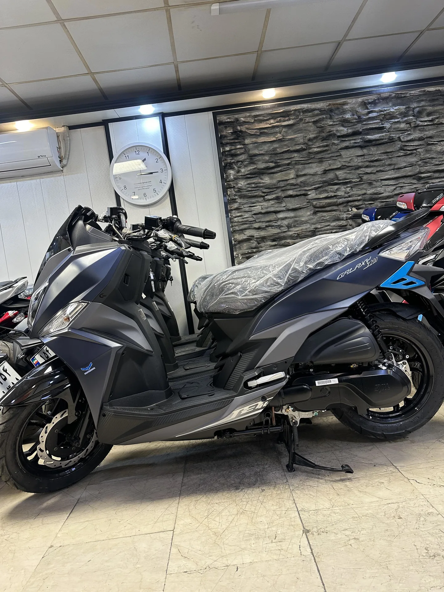 اس وای ام  گلکسی J 200 4