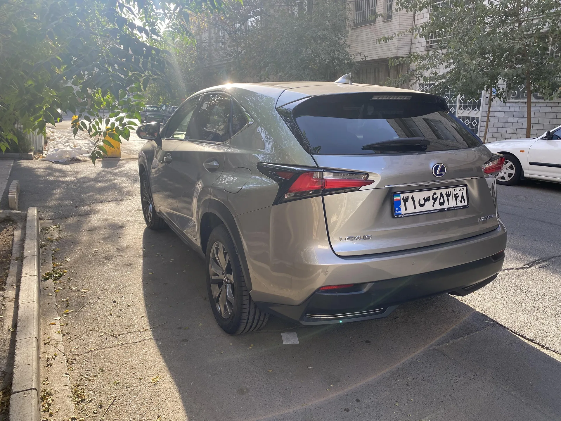 لکسوس  NX هیبرید 3