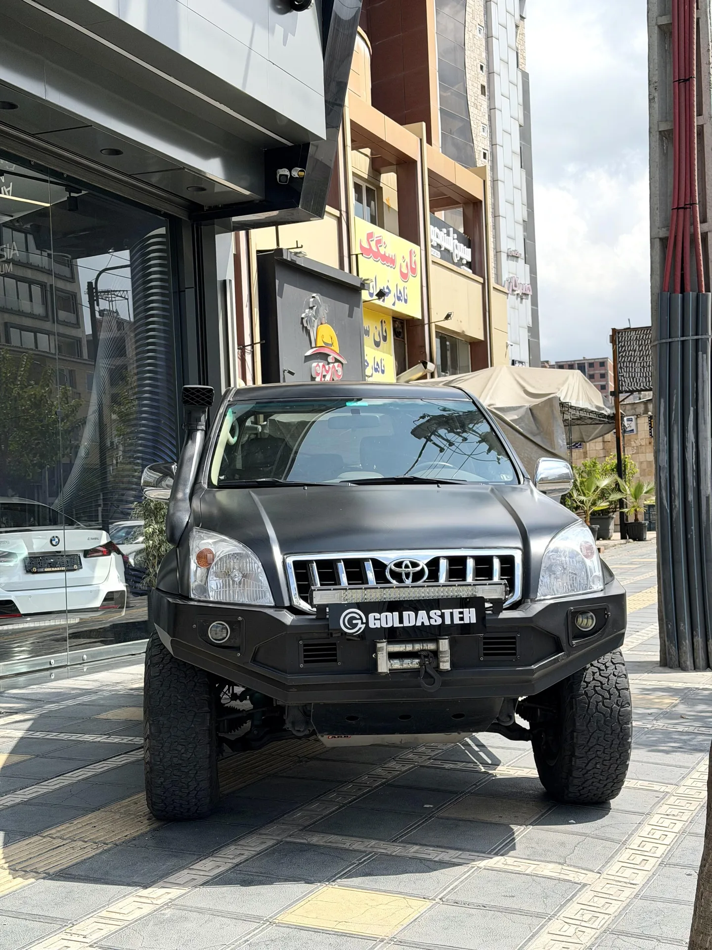 تویوتا  پرادو دو در 3