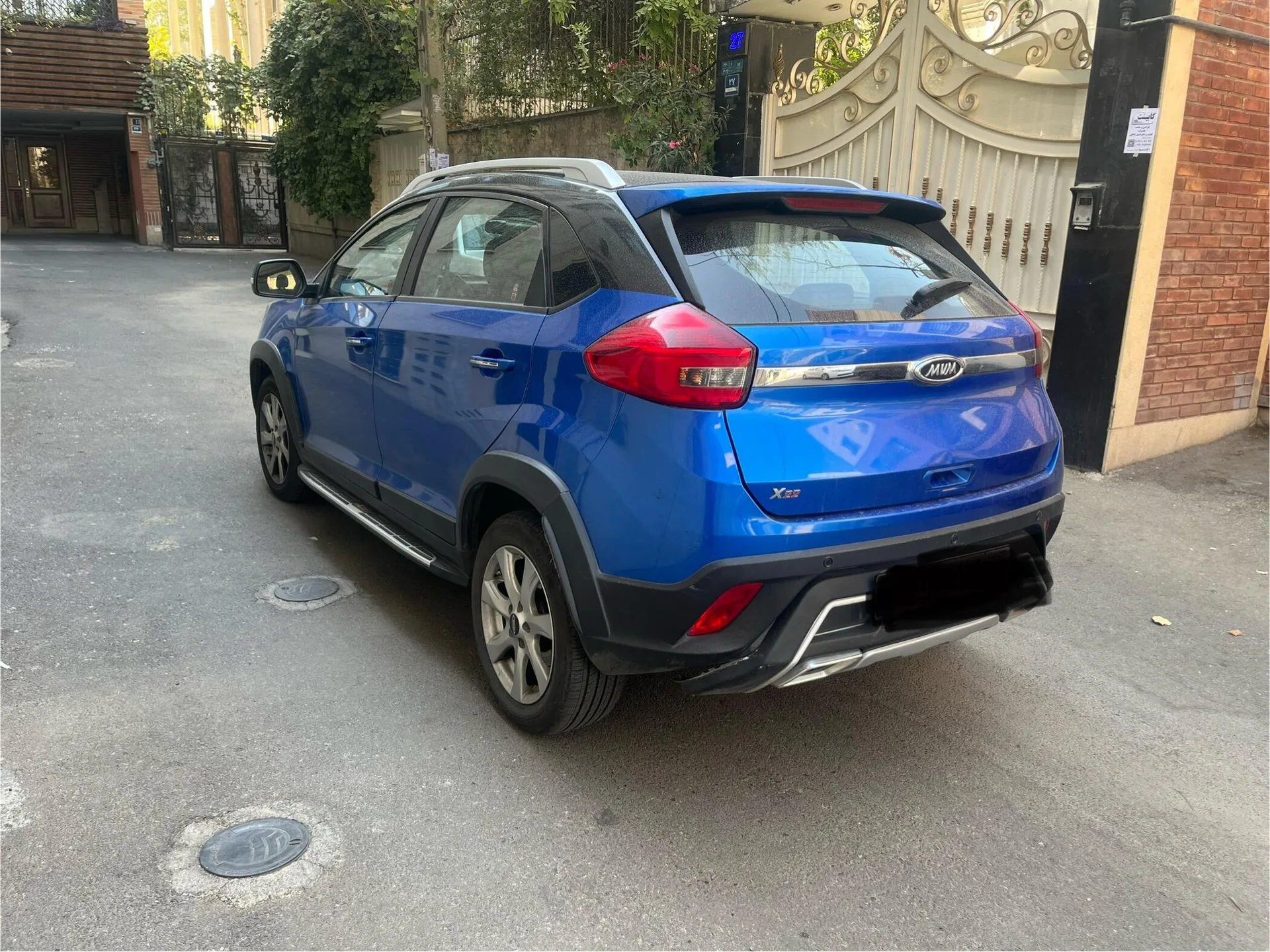ام وی ام  X22 4