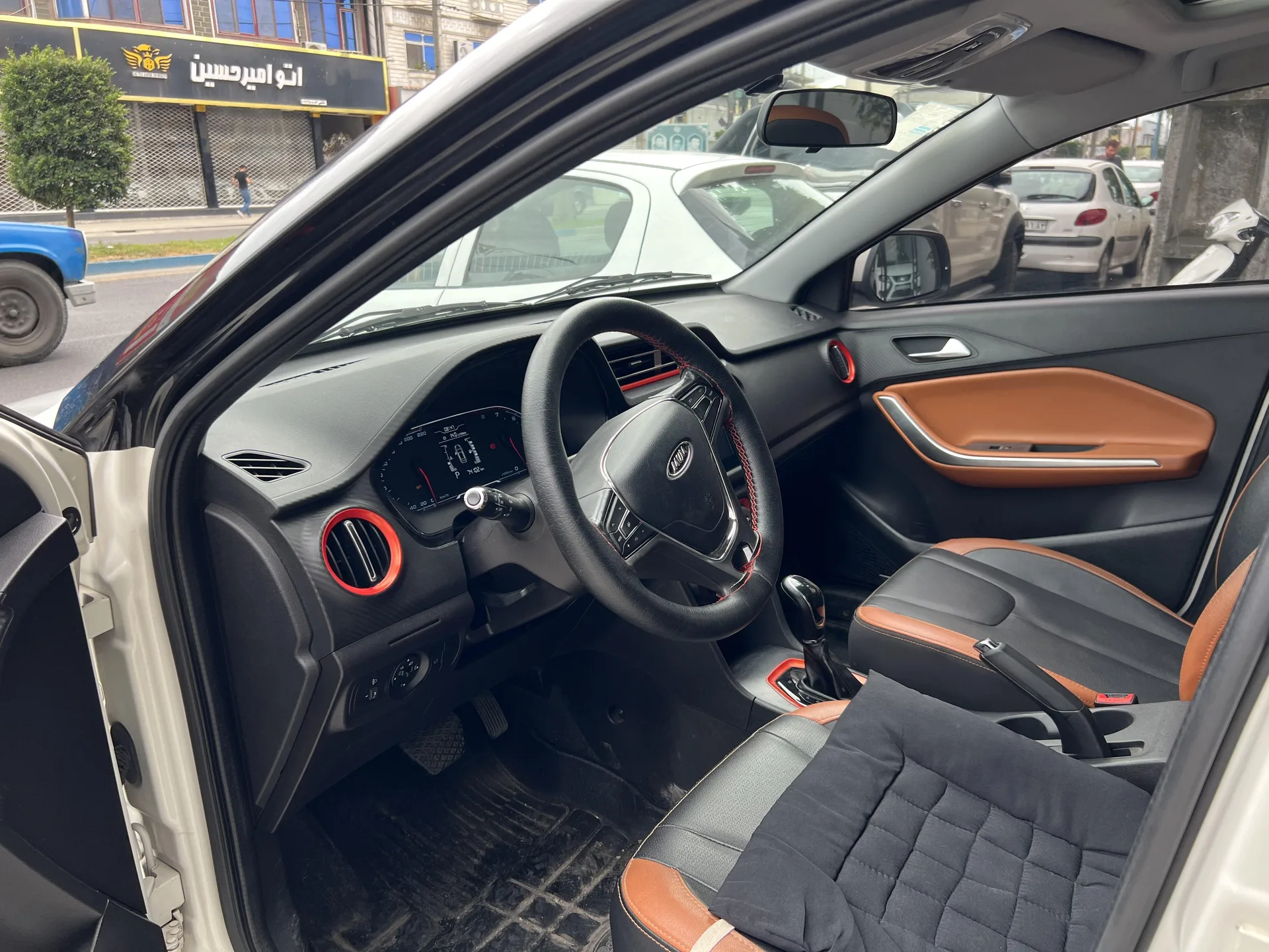 ام وی ام  X22 4