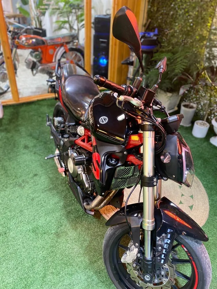 بنلی  TNT 300 2