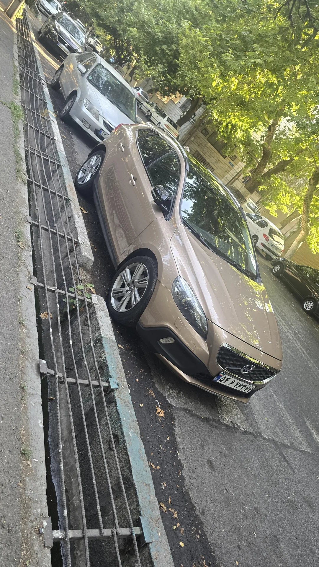 ولوو  V40 5