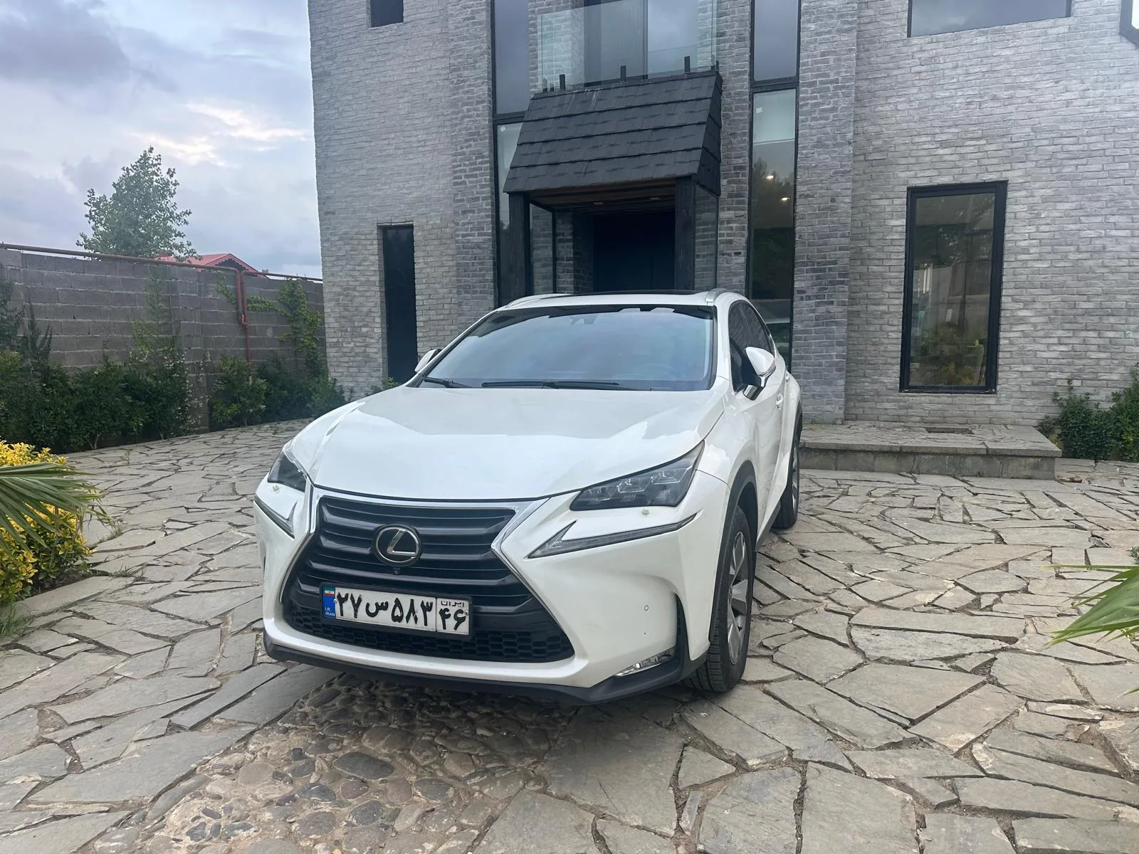 لکسوس  NX 2