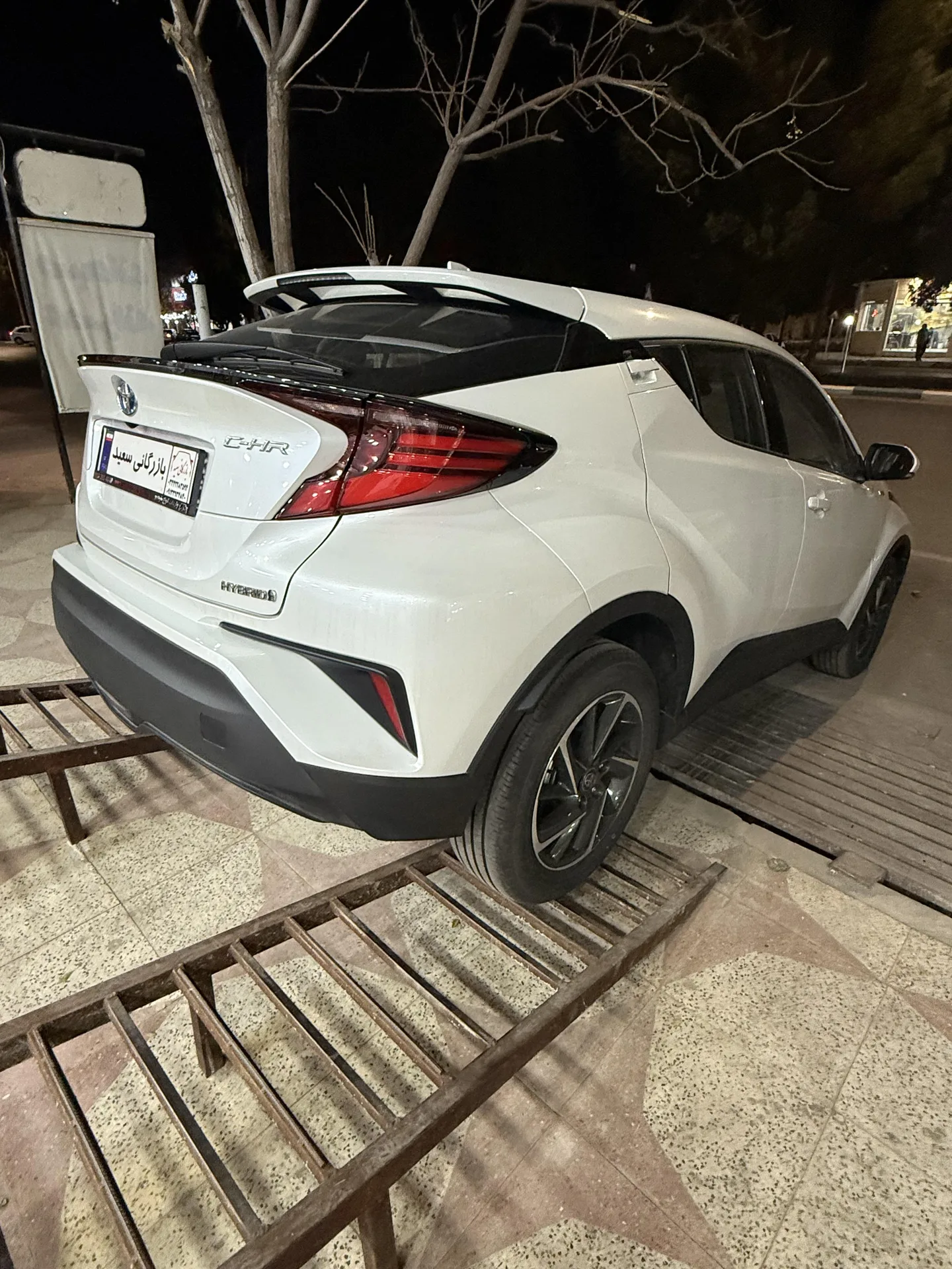 تویوتا  C-HR هیبرید 3