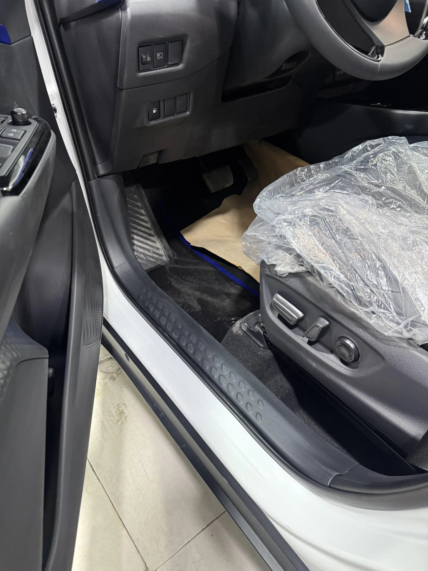 تویوتا  C-HR هیبرید 5