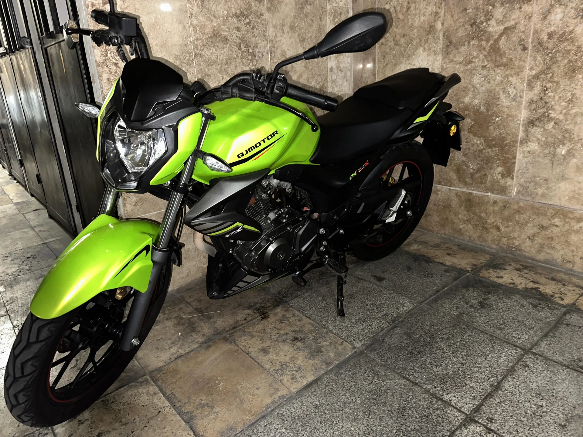 کیو جی موتور NX 150