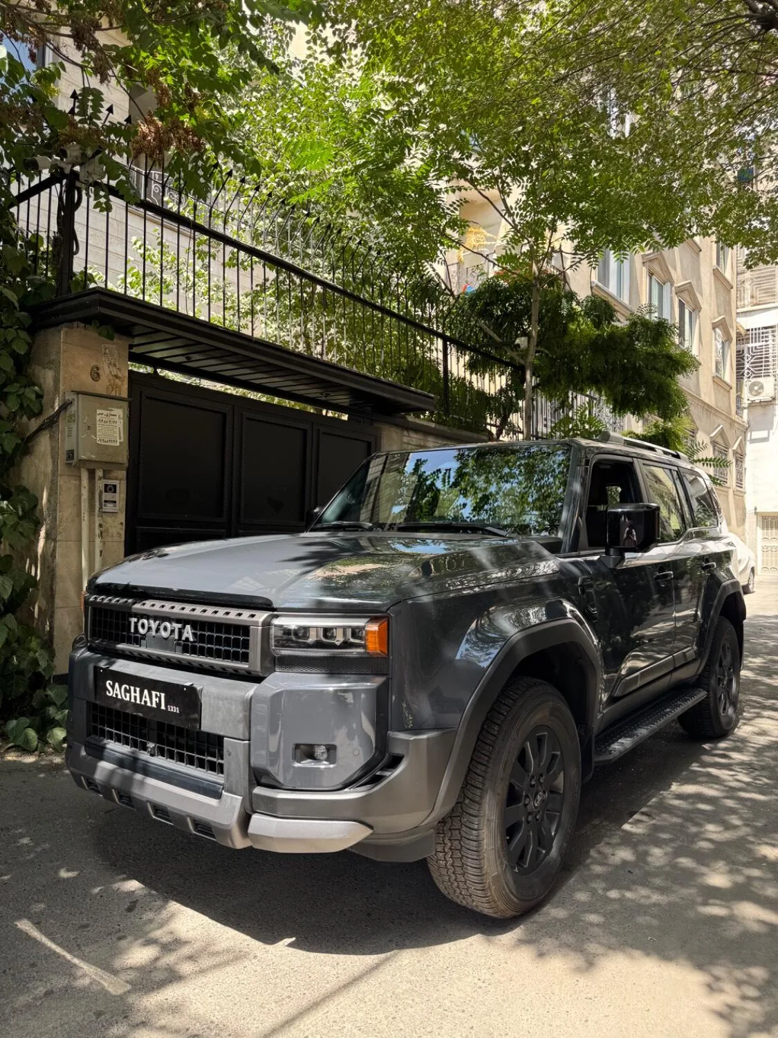 تویوتا  پرادو  چهار در 2