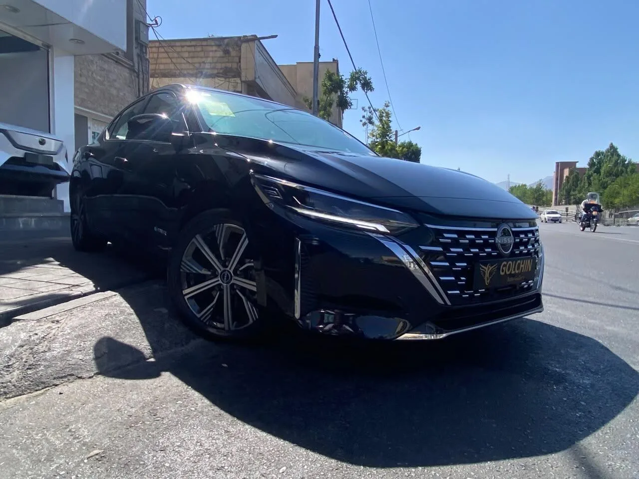 نیسان  سیلفی e-POWER 7