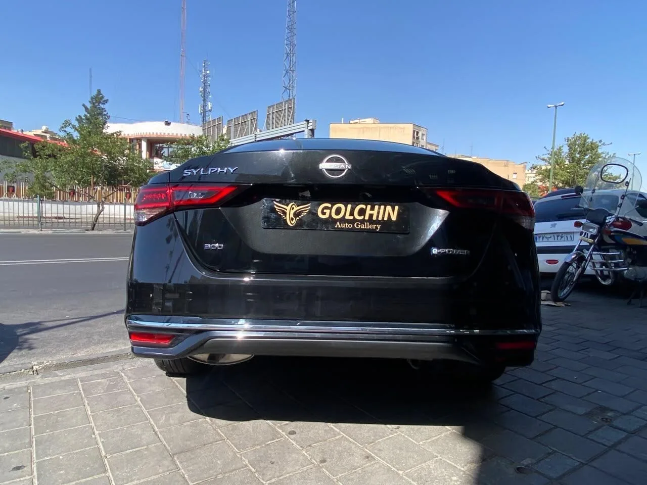 نیسان  سیلفی e-POWER 19
